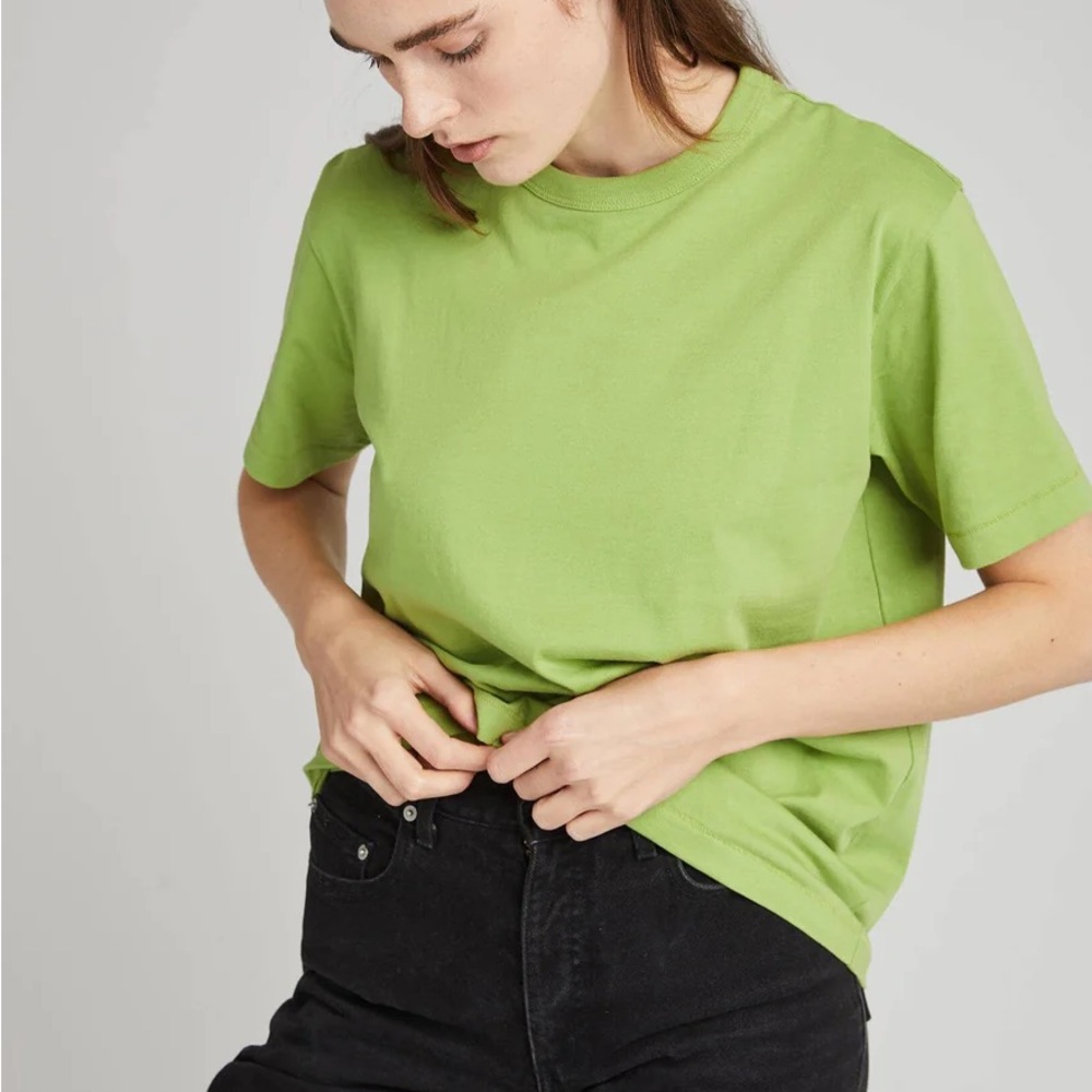 Richer poorer green weighted t shirt size M